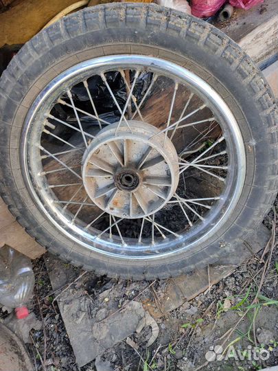 Колесо от мотоцикла