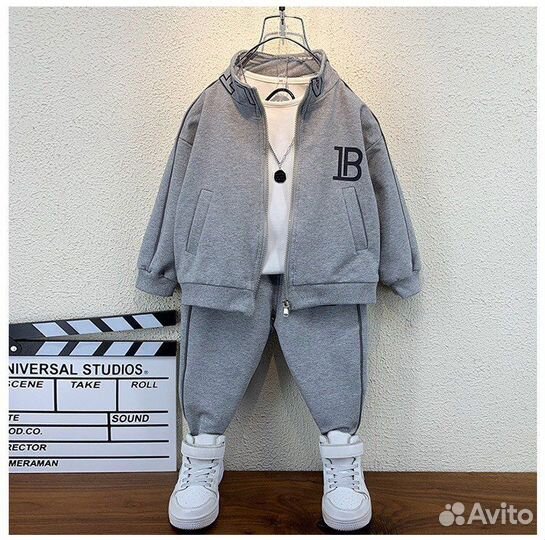 Продается костюм 128,134,140