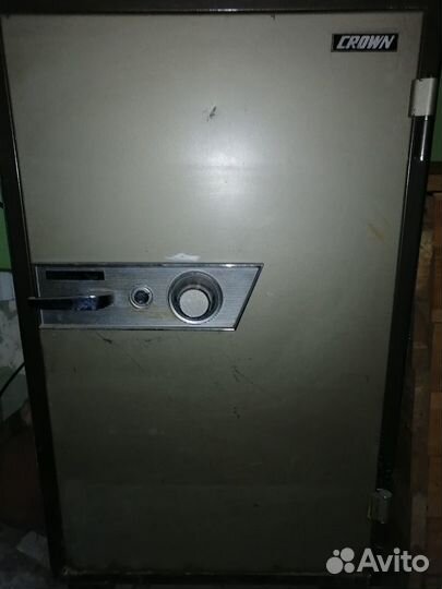 Продам несгораемый сейф большой