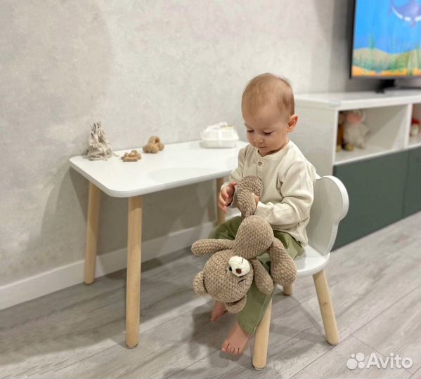 Детский стол и стул для малышей