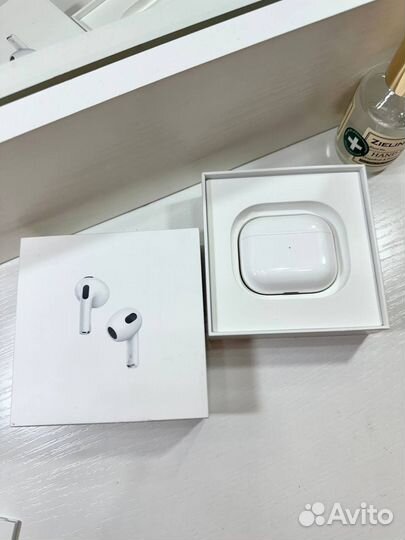 Беспроводные наушники AirPods (3rd generation)