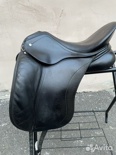 Седло выездковое Schleese