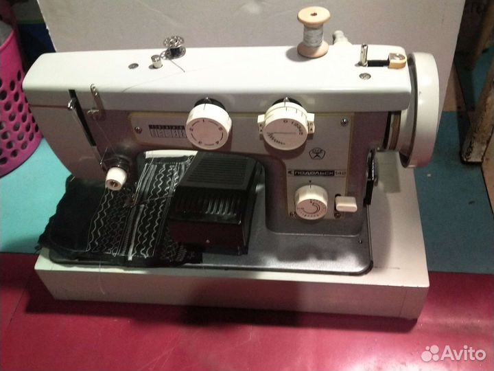 Швейная машина Подольск 142