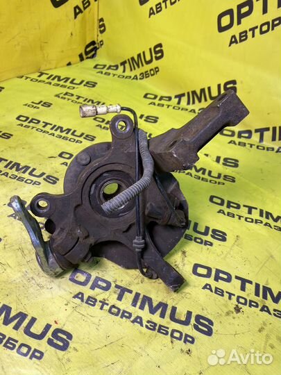 Поворотный кулак правый Chevrolet Lacetti