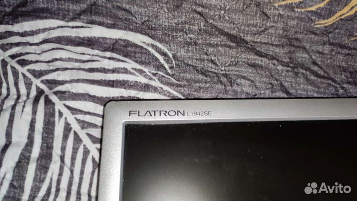 Монитор LG Flatron L1942SE