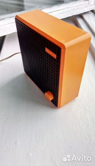 Радиоприёмник Лира -301 эпохи СССР