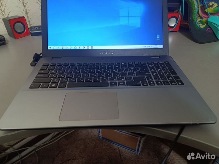 Asus: 15.6, A9-9420, R5 m420, 10Ddr4, ssd+ 750gb