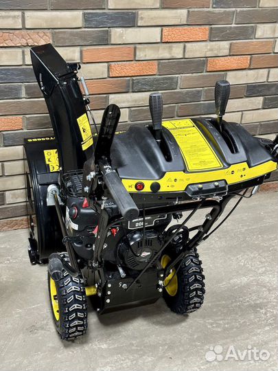 Снегоотбрасыватель Champion ST656BS новый