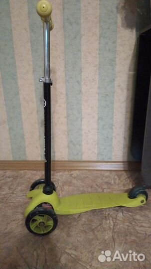 Самокат трёхколёсный
