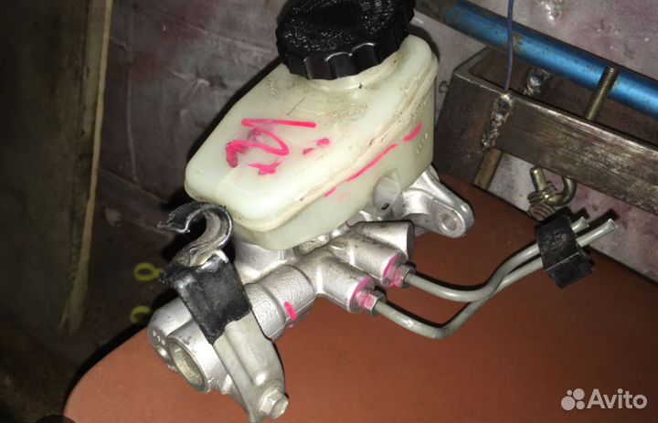 Главный тормозной цилиндр