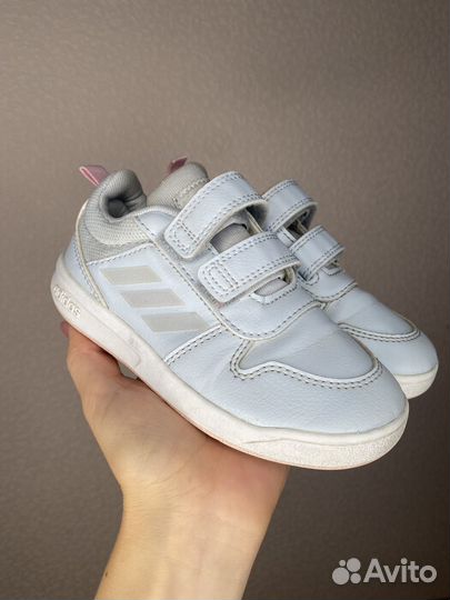 Кроссовки adidas для девочки 26