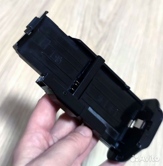 Батарейный блок, аккумуляторная ручка Canon BG-1F