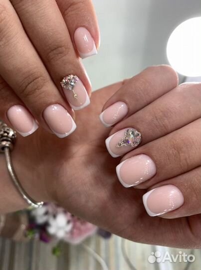 Маникюр с покрытием гель-лаком