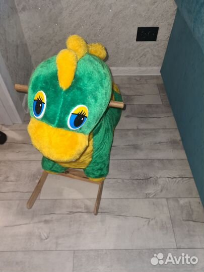 Детская игрушка качалка