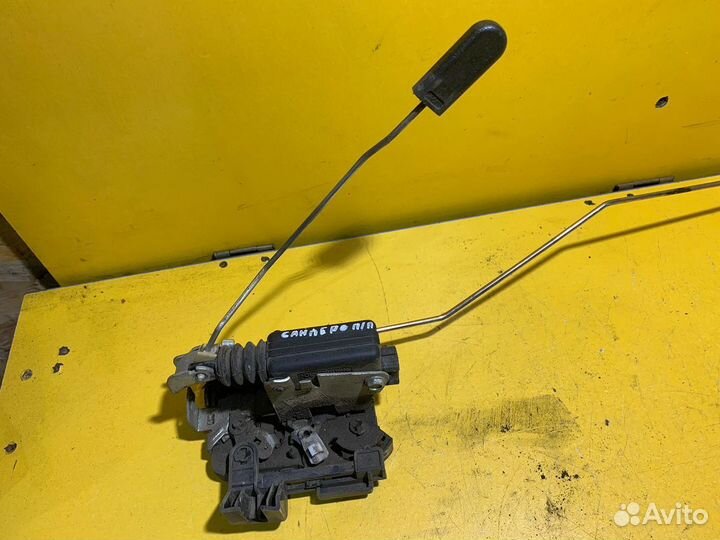 Замок двери передней правой Renault Sandero 2009-2