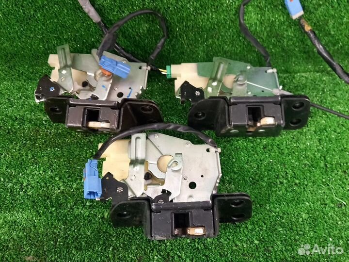 Замок крышка багажника Honda Fit jazz