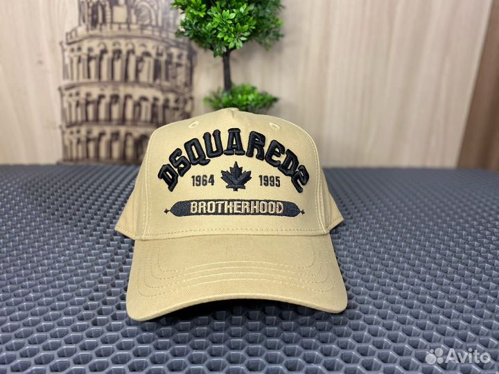 Кепка новая Dsquared2