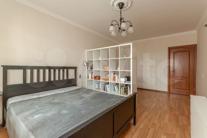 2-к. квартира, 61 м², 8/10 эт.