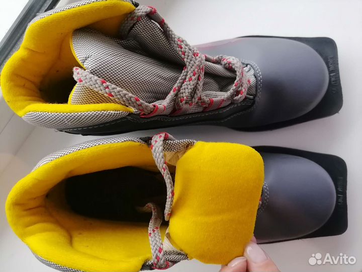 Лыжные ботинки