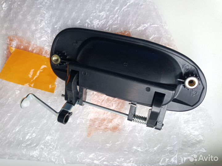 Митсубиси спейс стар ручка двери наружная