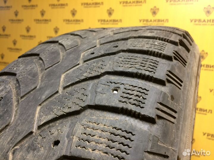 Bridgestone Blizzak Spike-01 255/65 R17