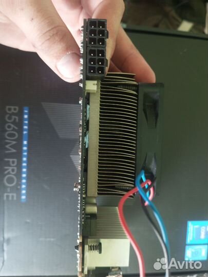 Видеокарта на 2гб gddr5