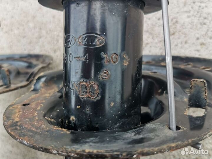 Амортизаторы стойки б/у Hyundai Solaris KIA Rio