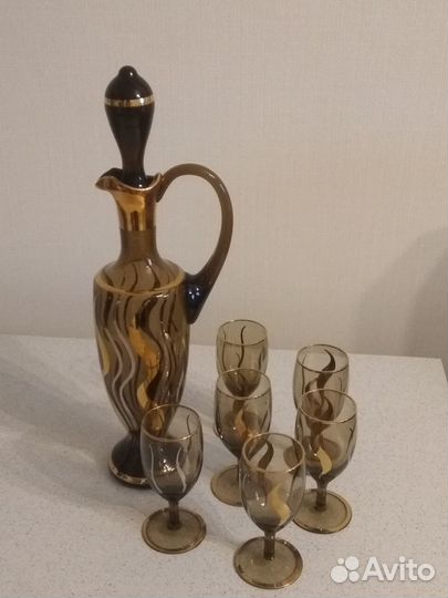 Набор - графин и 6 рюмок