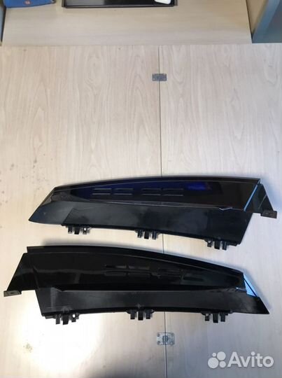 Накладка двери багажника Cadillac Escalade III