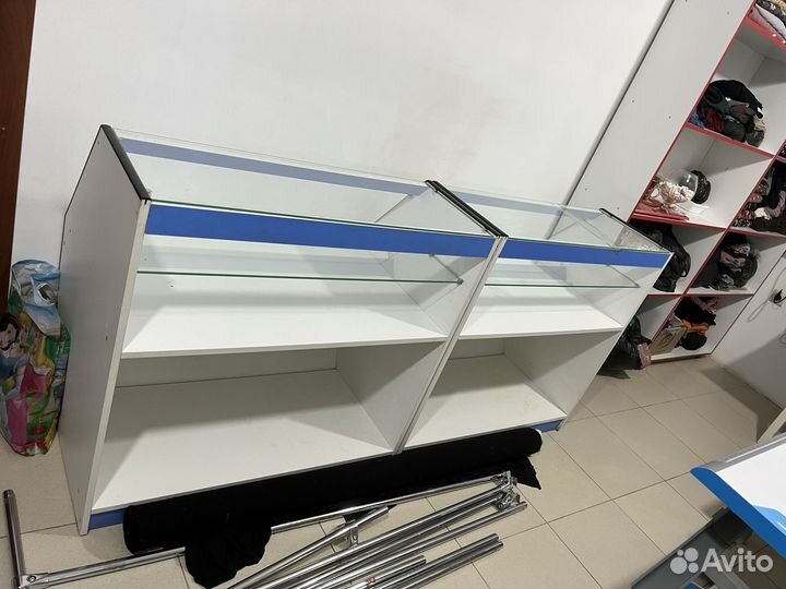 Витрины напольные стеклянные