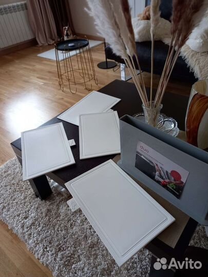 Разделочные доски в подставке.Тарелочки.Мельницы