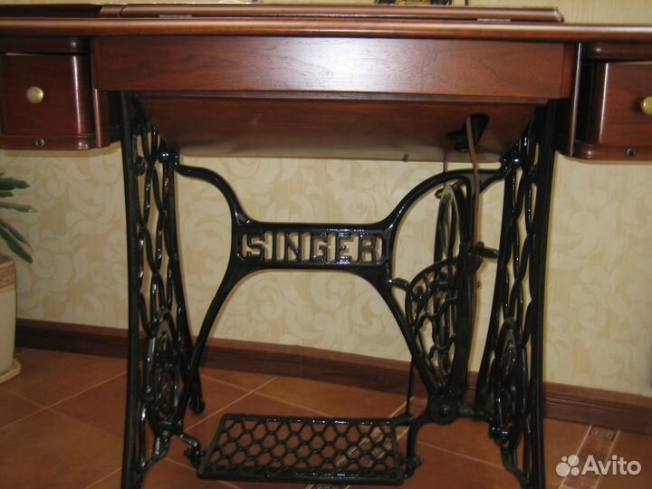 Старинная швейная машина Зингер отреставрирована