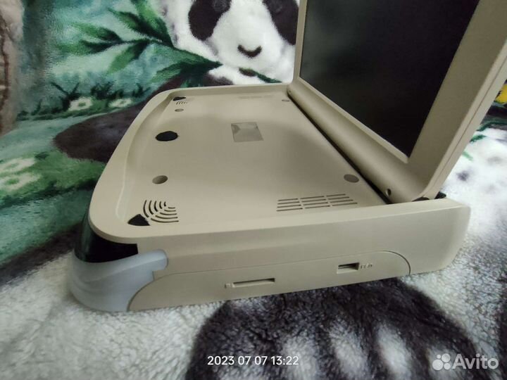 Потолочный двд монитор