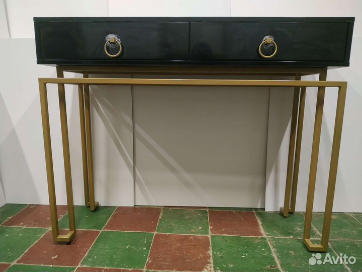 Туалетный столик. Консоль