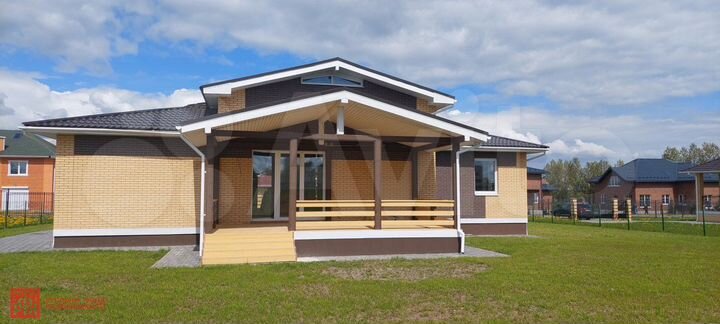 Коттедж 275 м² на участке 15 сот.