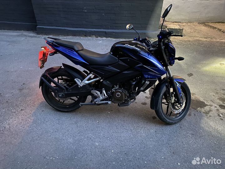 Bajaj pulsar 200 ns (дорожник)
