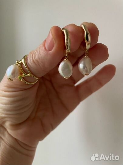 Комплект кольцо и серьги с натуральным жемчугом
