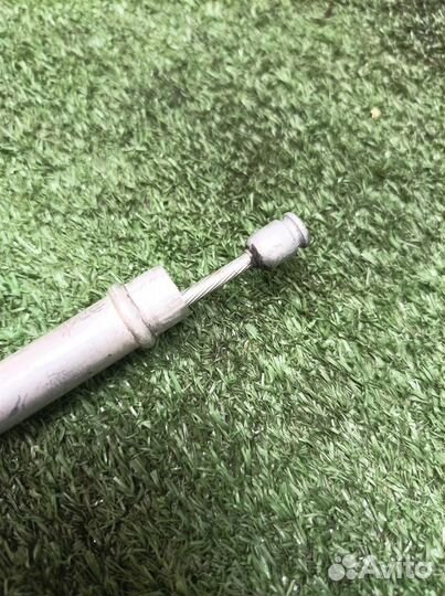 Трос стояночного тормоза VW Jetta 2005-2011