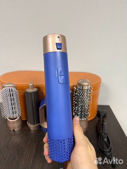 Стайлер dyson в кейсе синий