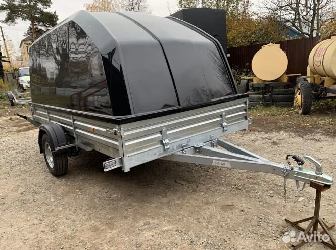 Прицеп с пластиковой крышкой