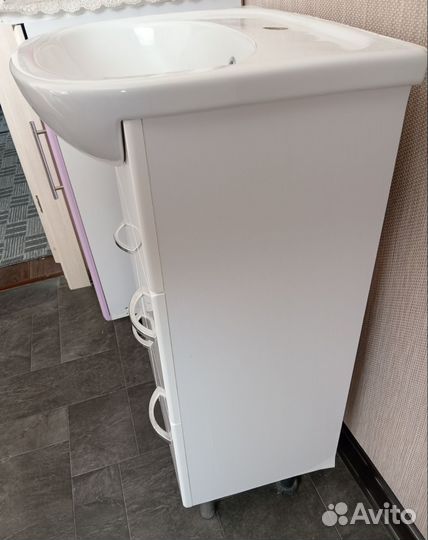 Раковина с тумбой в ванную б/у