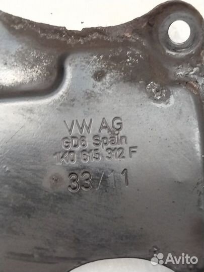 Пыльник тормозного диска передний правый Skoda