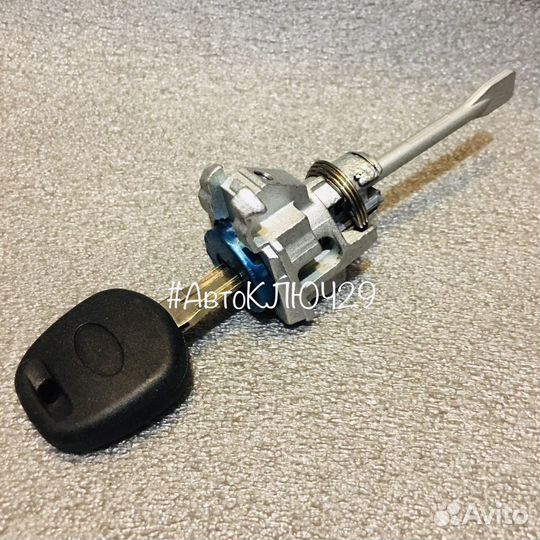 Личинка замка двери Toyota Corolla (левая)