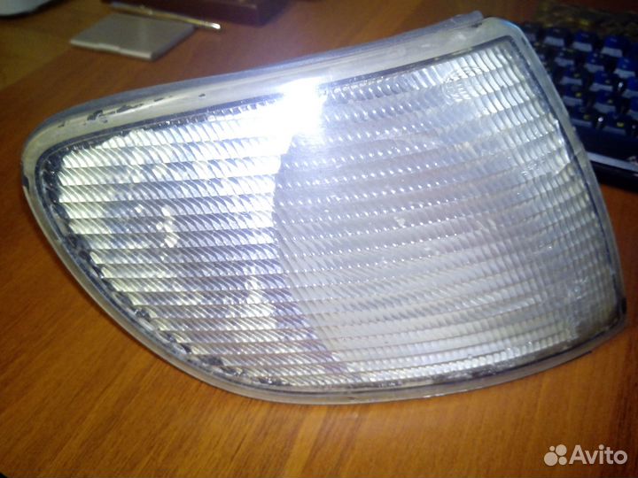 Поворотник правый Audi А6 С4 (Hella)