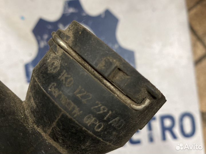 Фланец охлаждения Volkswagen Passat B6 1K0122291AD