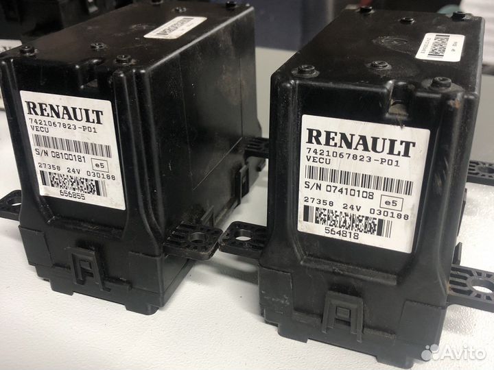 Блок vecu 7421067823-P01