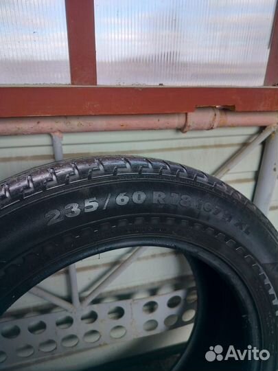 Nokian Tyres Hakka Black 235/60 R36 107H