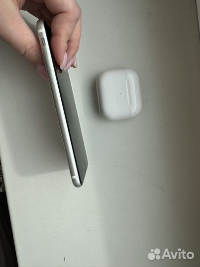 iPhone SE (2020), 64 ГБ