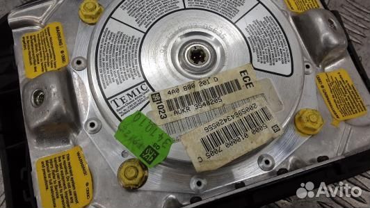 Подушка безопасности водителя audi A6 C4 (9SE19J30