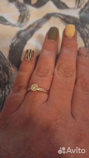 Золотые серьги с бриллиантами. Кольцо. Крестик